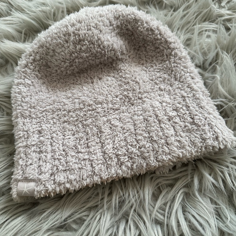 Barefoot dreams fog grey winter hat